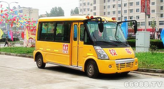 18座大鼻子學(xué)生校車(chē)