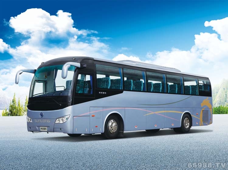 申龍SLK6122旅游團(tuán)體客車(chē)